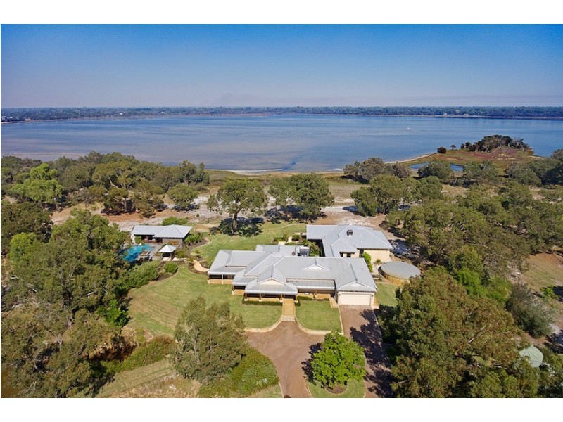 72 Peaceful Waters Drive, Barragup WA 6209