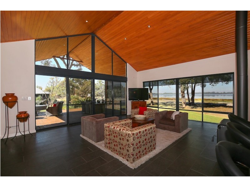 72 Peaceful Waters Drive, Barragup WA 6209