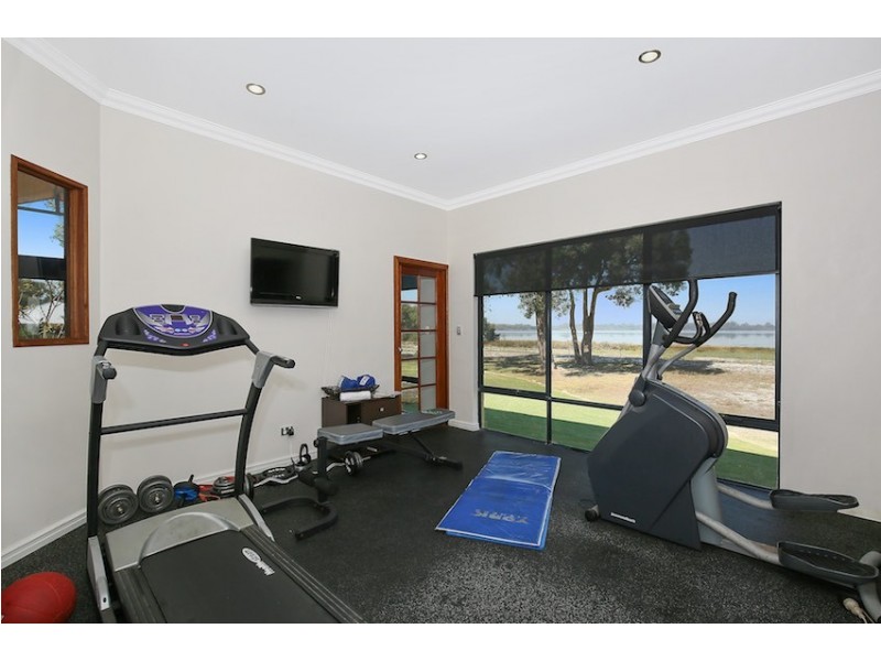72 Peaceful Waters Drive, Barragup WA 6209