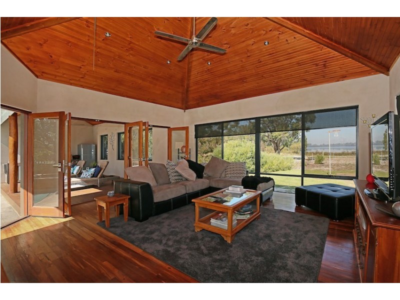 72 Peaceful Waters Drive, Barragup WA 6209