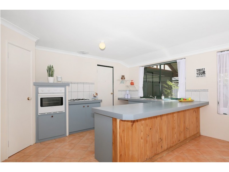 6 Malabor Mews, Halls Head WA 6210