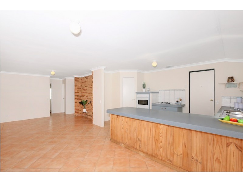 6 Malabor Mews, Halls Head WA 6210