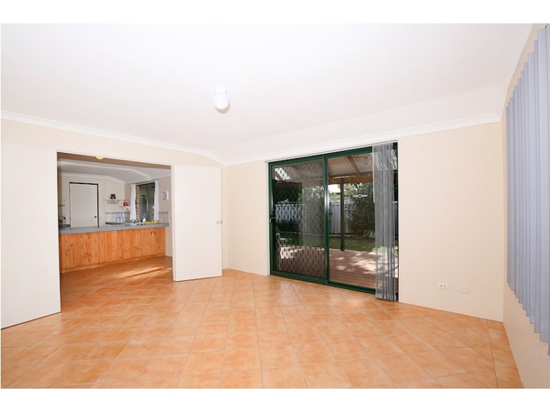 6 Malabor Mews, Halls Head WA 6210