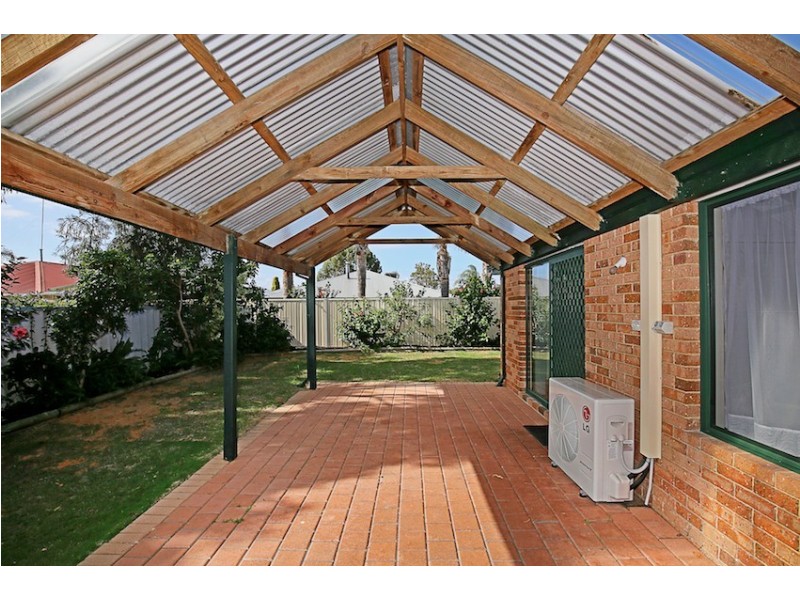 6 Malabor Mews, Halls Head WA 6210