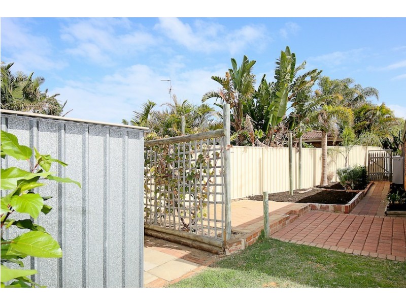 6 Malabor Mews, Halls Head WA 6210