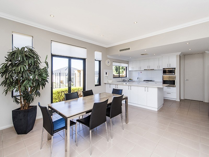 19/2 The Pass, Dawesville WA 6211