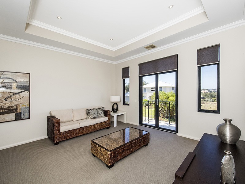 19/2 The Pass, Dawesville WA 6211