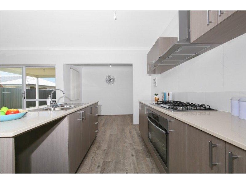 84 Bridgewater Blvd, Erskine WA 6210