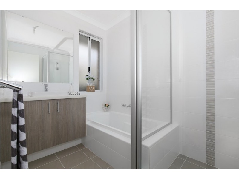 84 Bridgewater Blvd, Erskine WA 6210