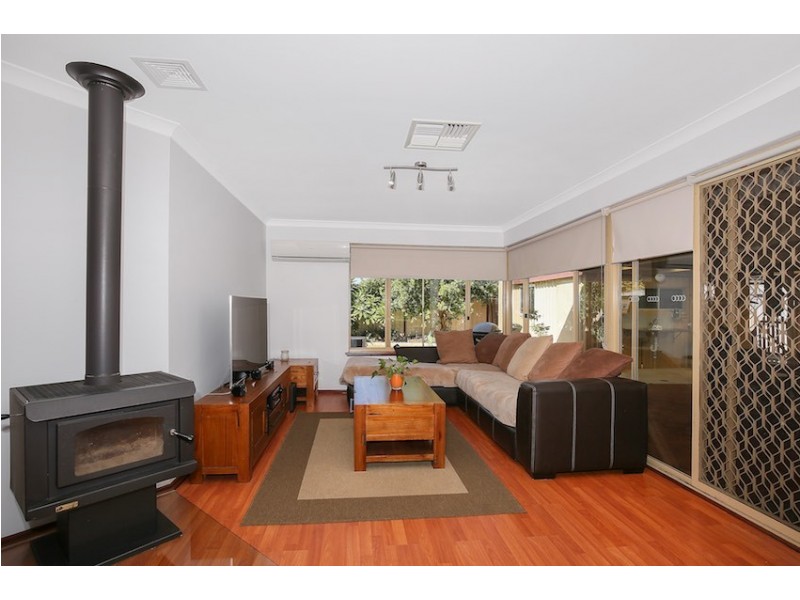 63 Sunningdale Chase, Meadow Springs WA 6210