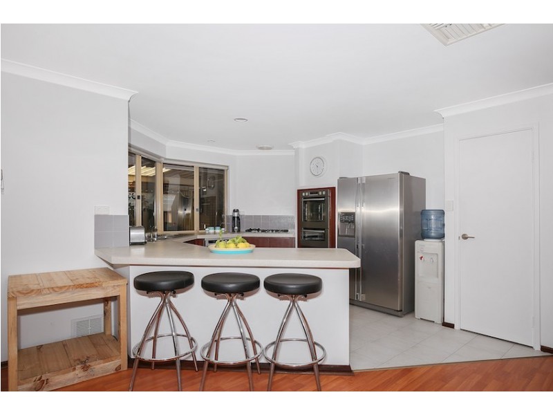 63 Sunningdale Chase, Meadow Springs WA 6210