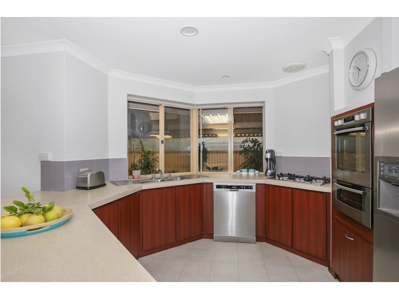 63 Sunningdale Chase, Meadow Springs WA 6210