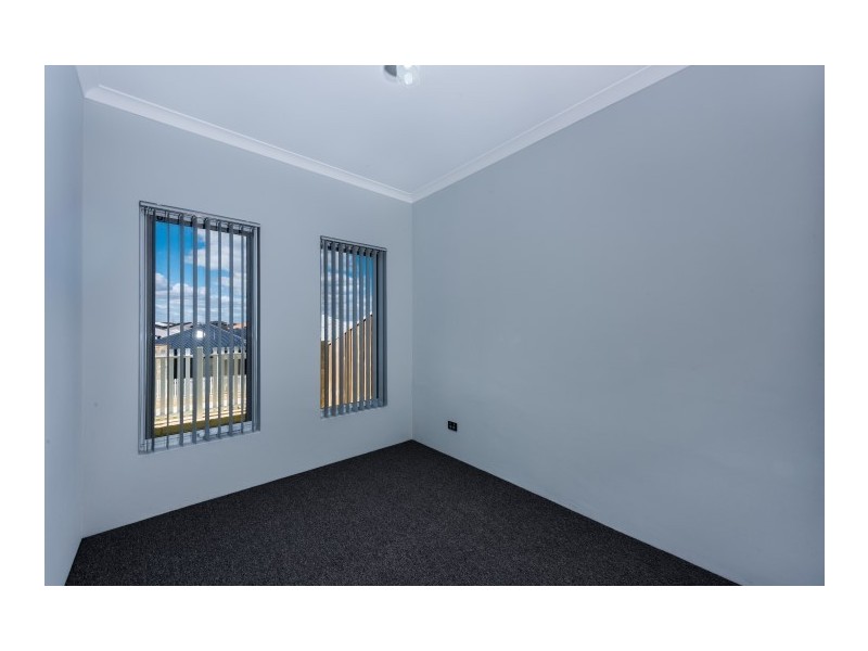 6 RUFA LANE, Halls Head WA 6210