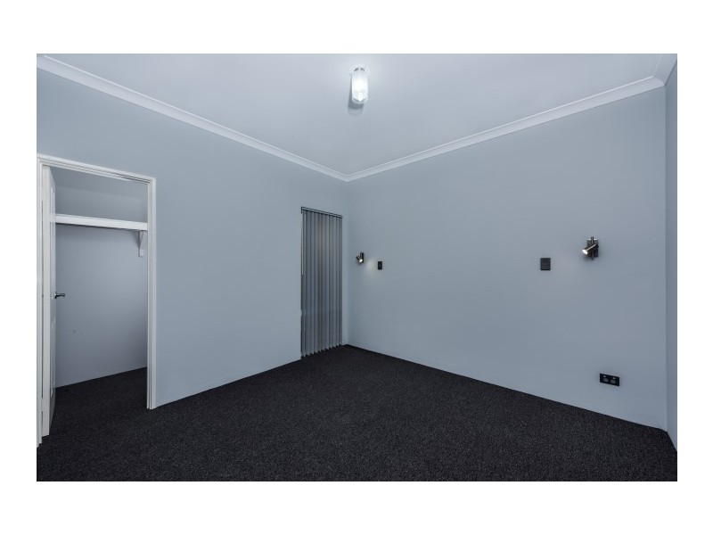 6 RUFA LANE, Halls Head WA 6210