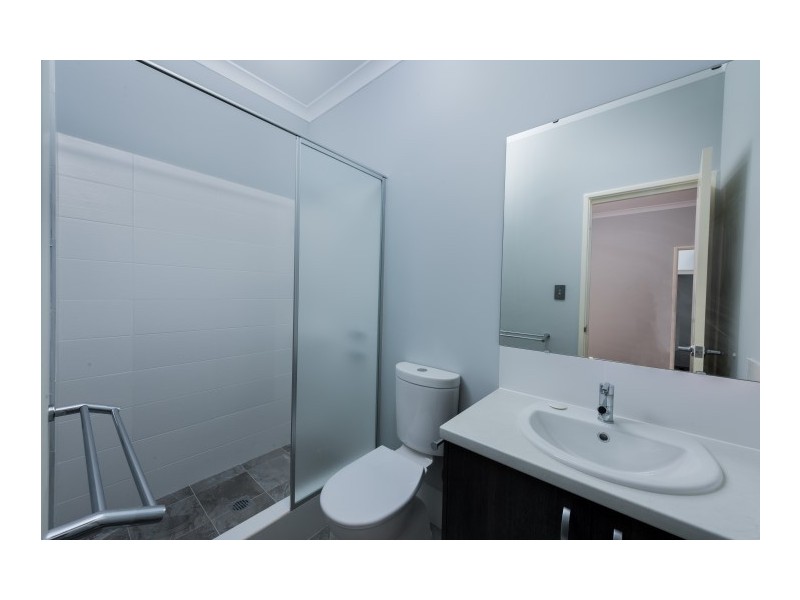 6 RUFA LANE, Halls Head WA 6210