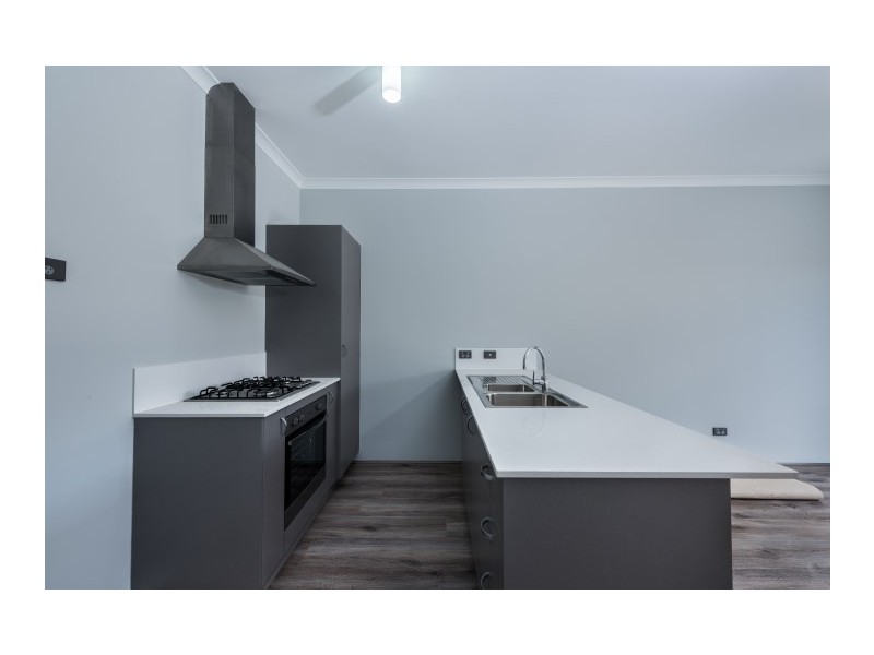 6 RUFA LANE, Halls Head WA 6210