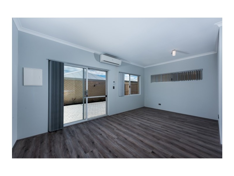 6 RUFA LANE, Halls Head WA 6210