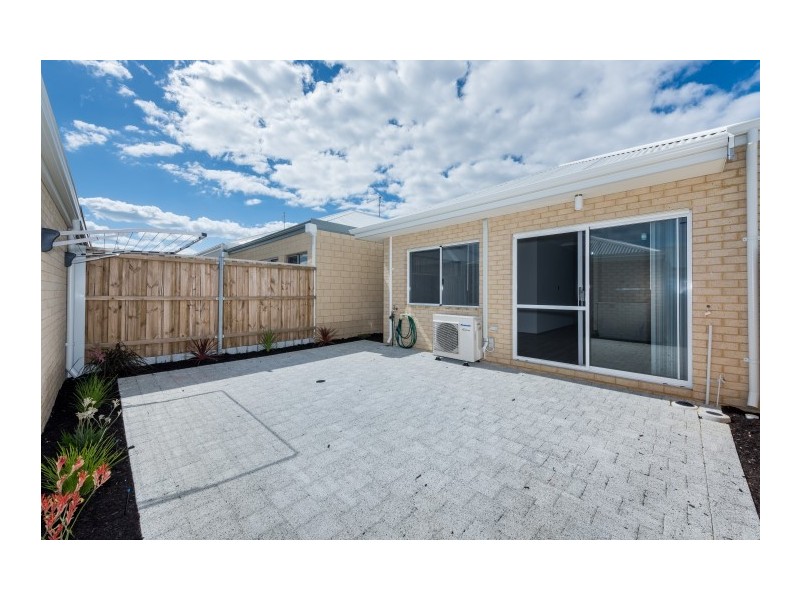 6 RUFA LANE, Halls Head WA 6210