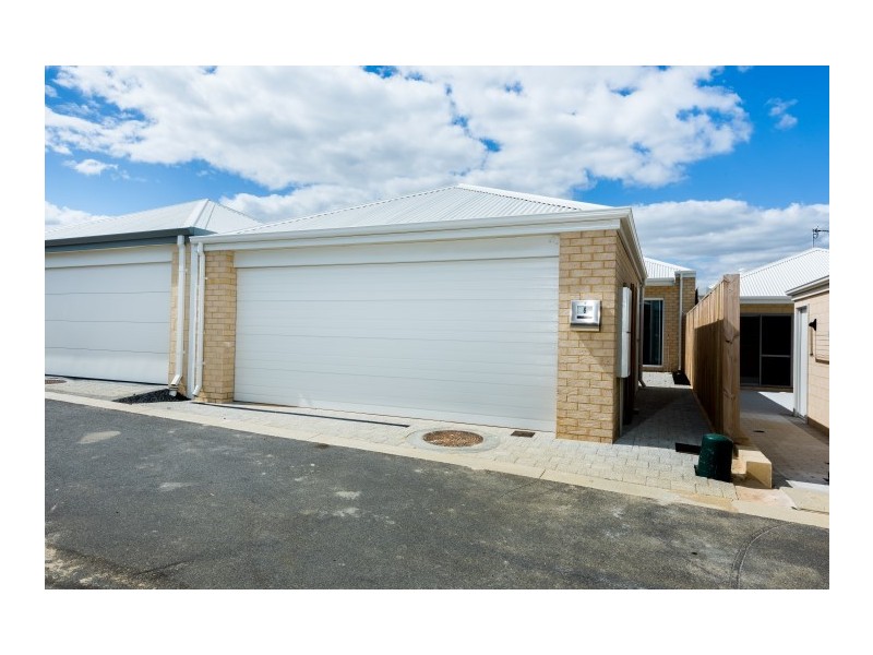 6 RUFA LANE, Halls Head WA 6210