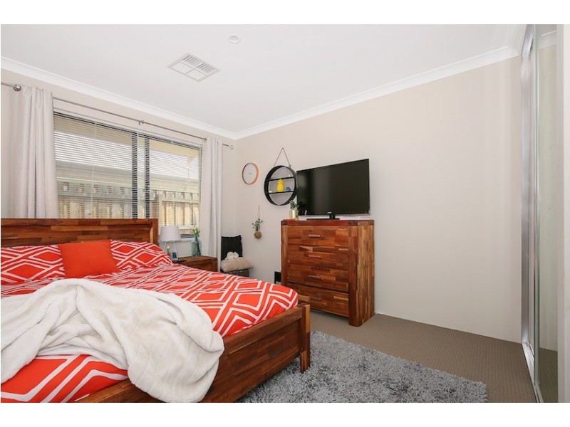 28 Skylark Loop, Erskine WA 6210