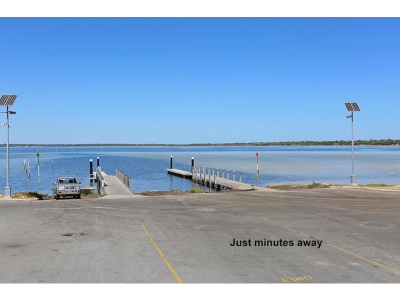 16 Linley Road, Wannanup WA 6210