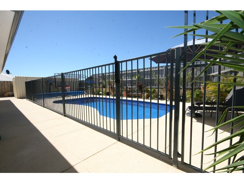 1 Lilly Pilly Lookout, Halls Head WA 6210