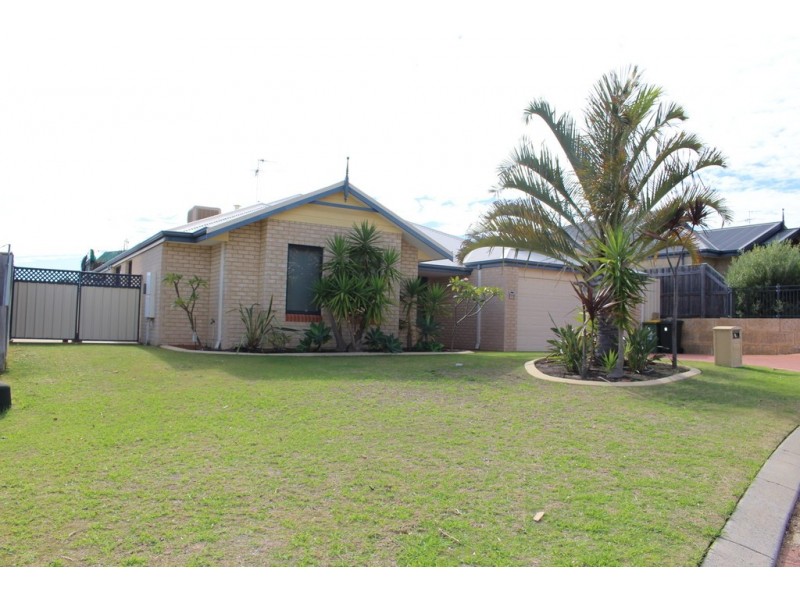 1 Lilly Pilly Lookout, Halls Head WA 6210