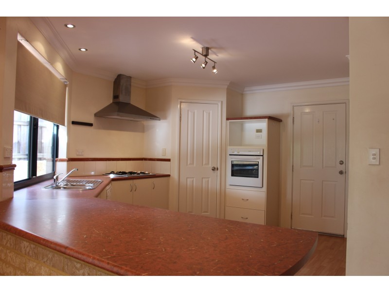 1 Lilly Pilly Lookout, Halls Head WA 6210