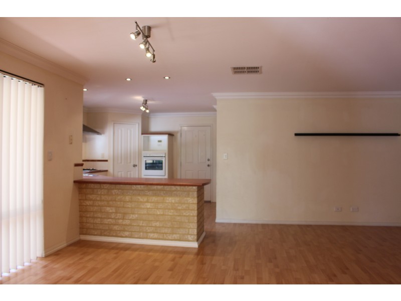 1 Lilly Pilly Lookout, Halls Head WA 6210