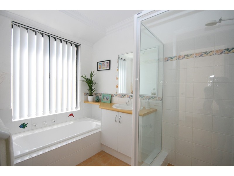 1 Lilly Pilly Lookout, Halls Head WA 6210