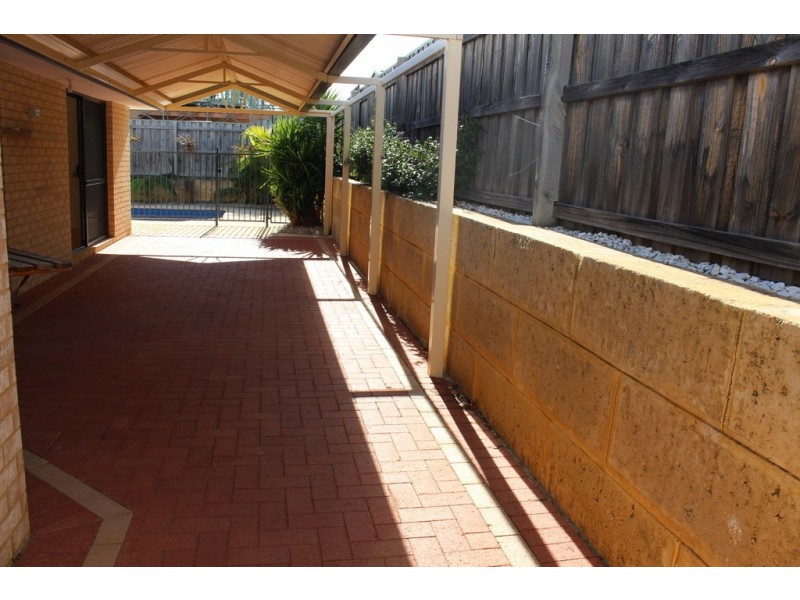 1 Lilly Pilly Lookout, Halls Head WA 6210