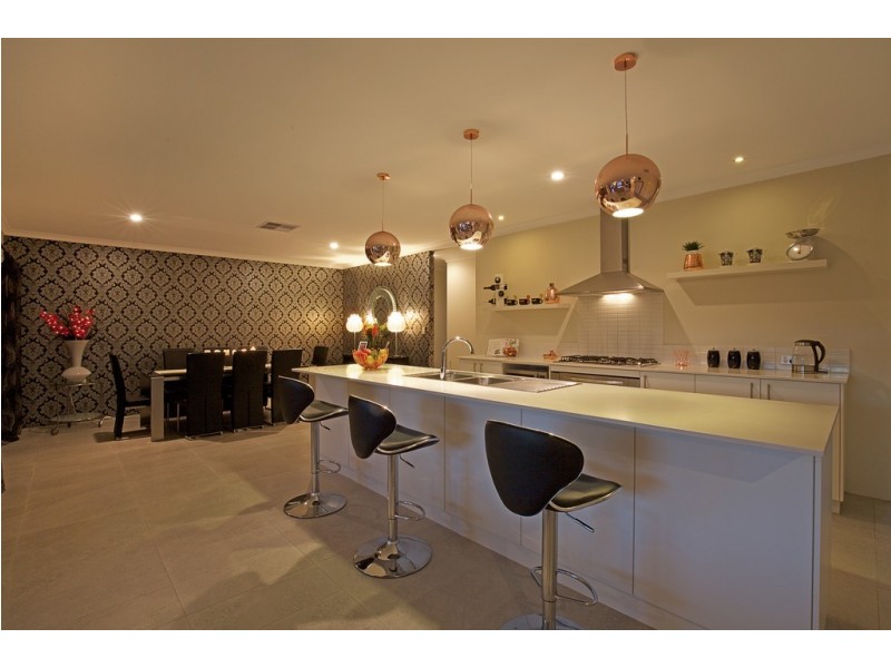 1 Evella Cove, Lakelands WA 6180