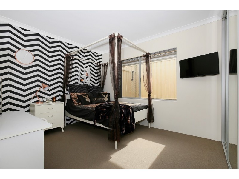 1 Evella Cove, Lakelands WA 6180