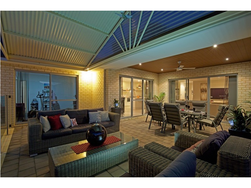 1 Evella Cove, Lakelands WA 6180