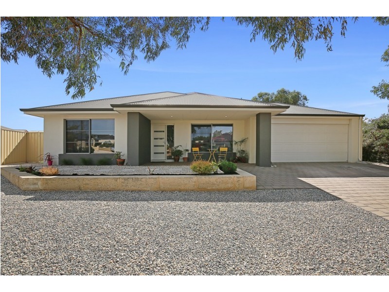 1 Evella Cove, Lakelands WA 6180