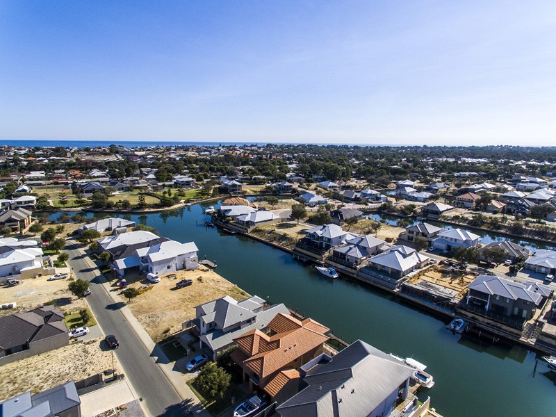 11 and 19 Sandpiper Island Retreat, Wannanup WA 6210