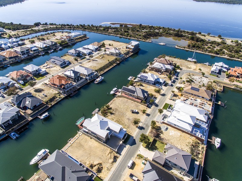 11 and 19 Sandpiper Island Retreat, Wannanup WA 6210