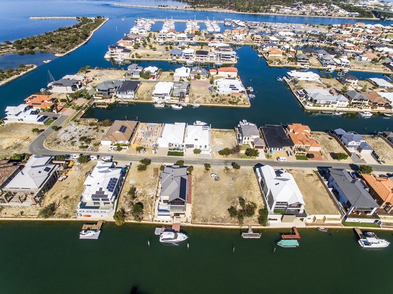 11 and 19 Sandpiper Island Retreat, Wannanup WA 6210