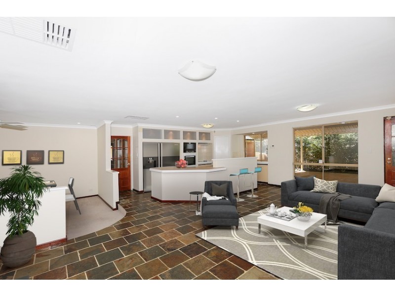 104 Mclarty Road, Halls Head WA 6210