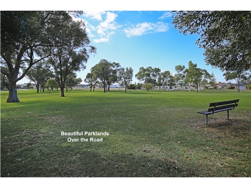 104 Mclarty Road, Halls Head WA 6210