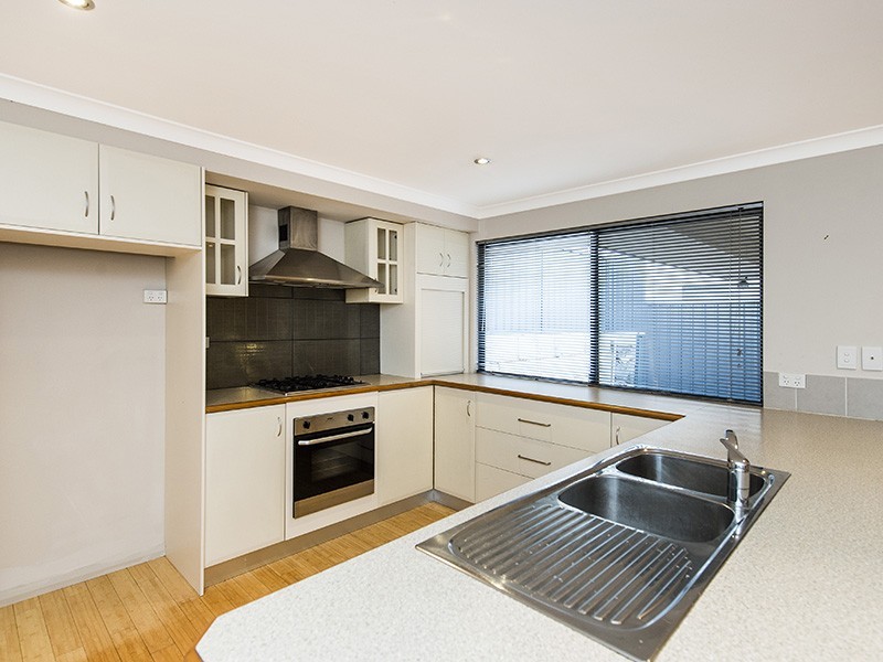 64 Janis Street, Halls Head WA 6210