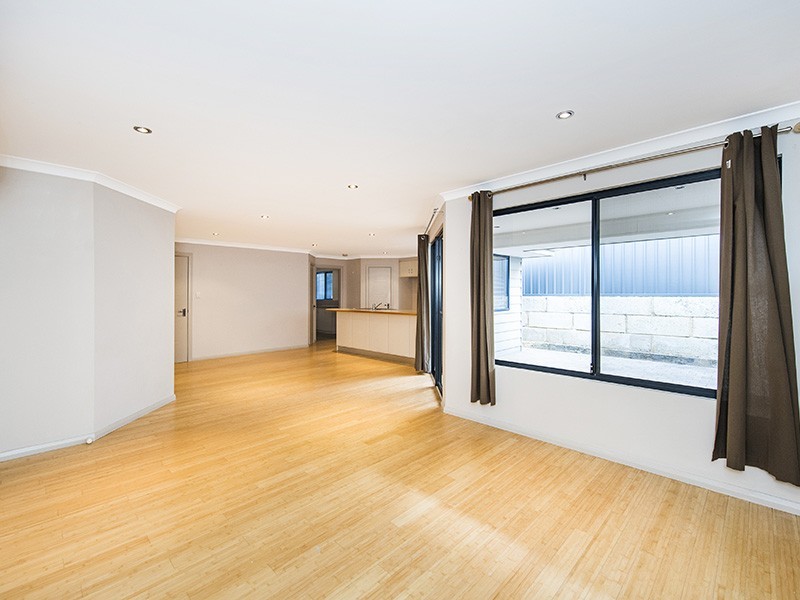 64 Janis Street, Halls Head WA 6210