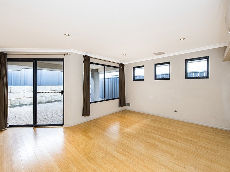 64 Janis Street, Halls Head WA 6210