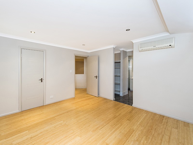 64 Janis Street, Halls Head WA 6210