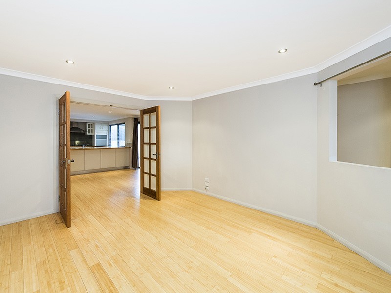 64 Janis Street, Halls Head WA 6210