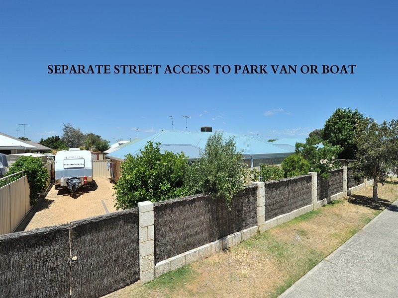 1 Brouwer Trail, Dudley Park WA 6210