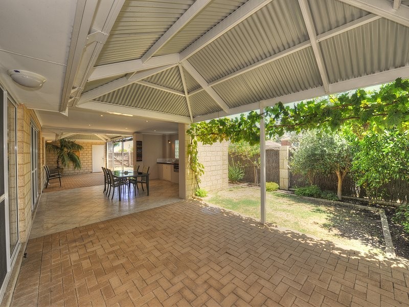 1 Brouwer Trail, Dudley Park WA 6210