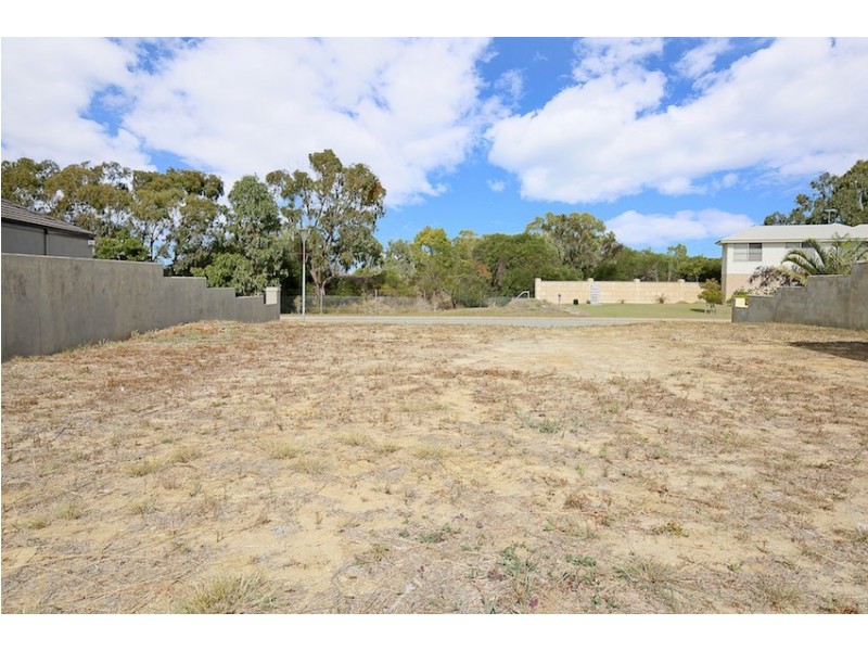 20 Leisure Way, Halls Head WA 6210