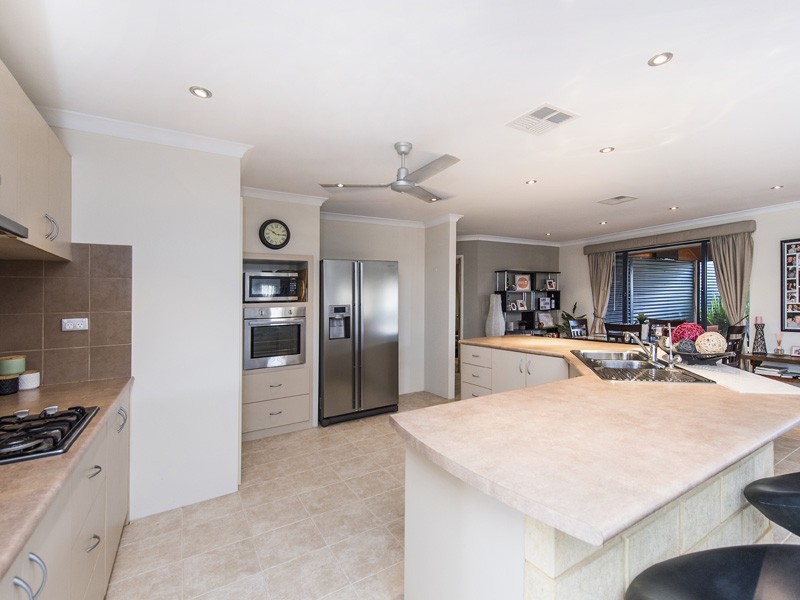 14 Sunset Circle, Pinjarra WA 6208