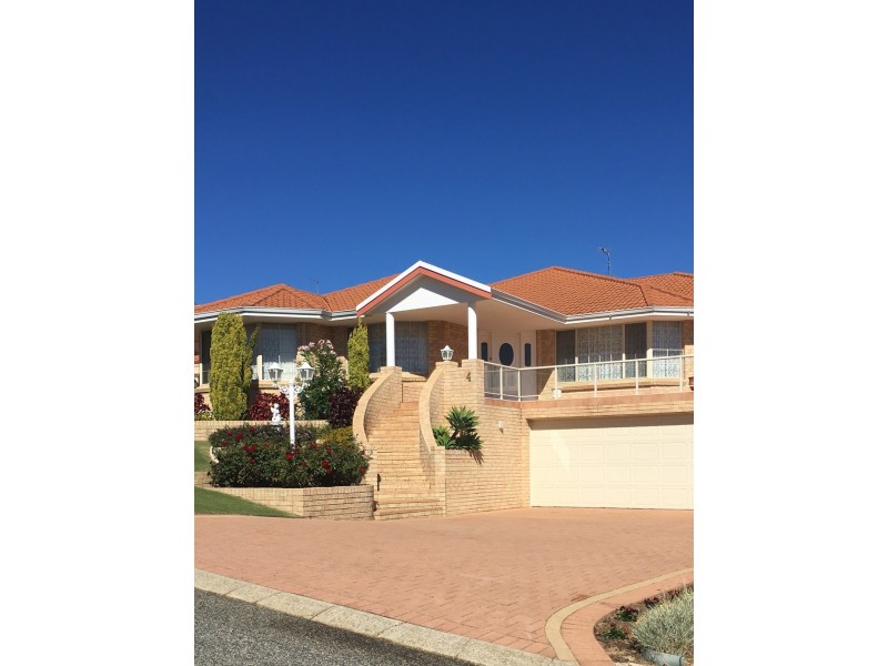 4 Albatross Close, Halls Head WA 6210